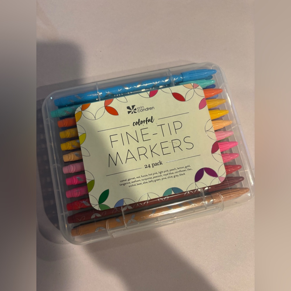 Fine-tip markers pack